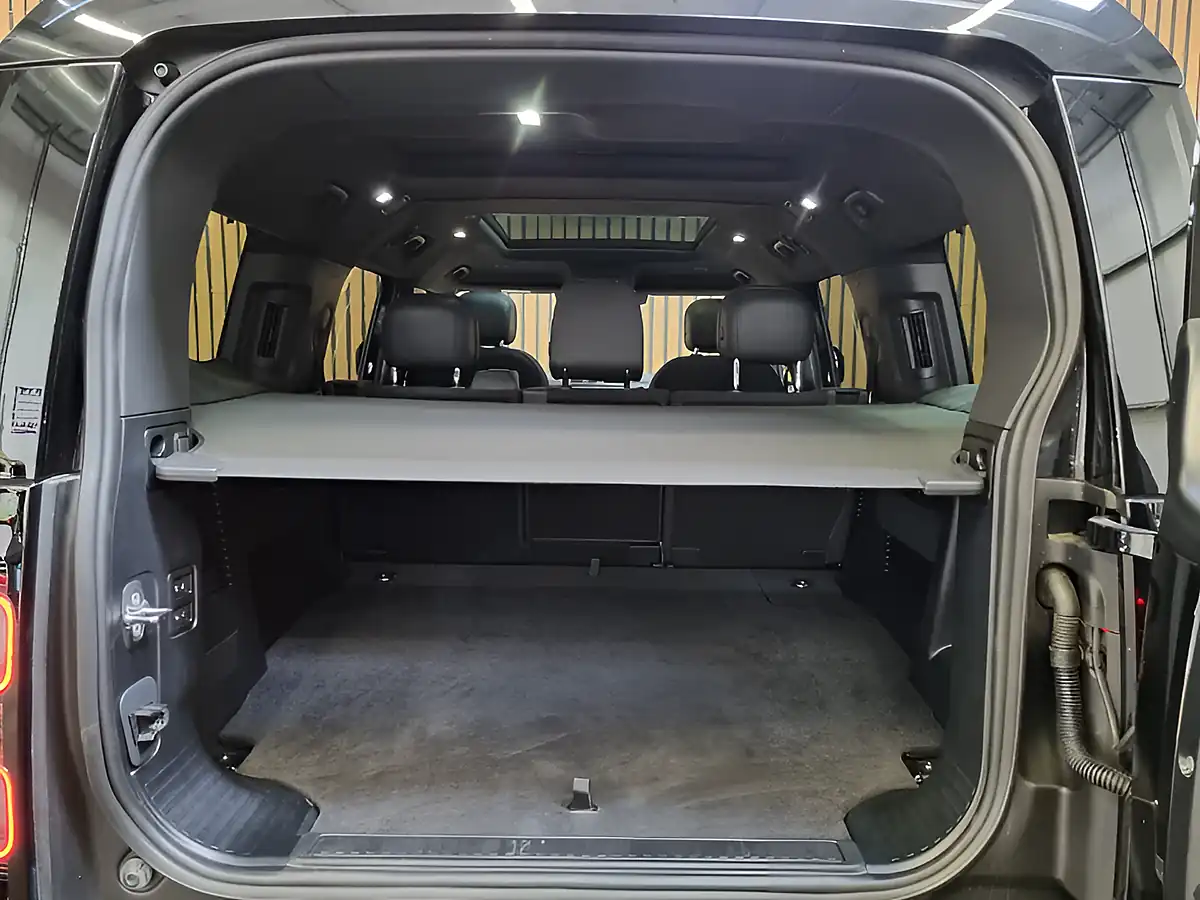 Used 2024 Land Rover Defender Lwb Black - Interior and Exterior details 17