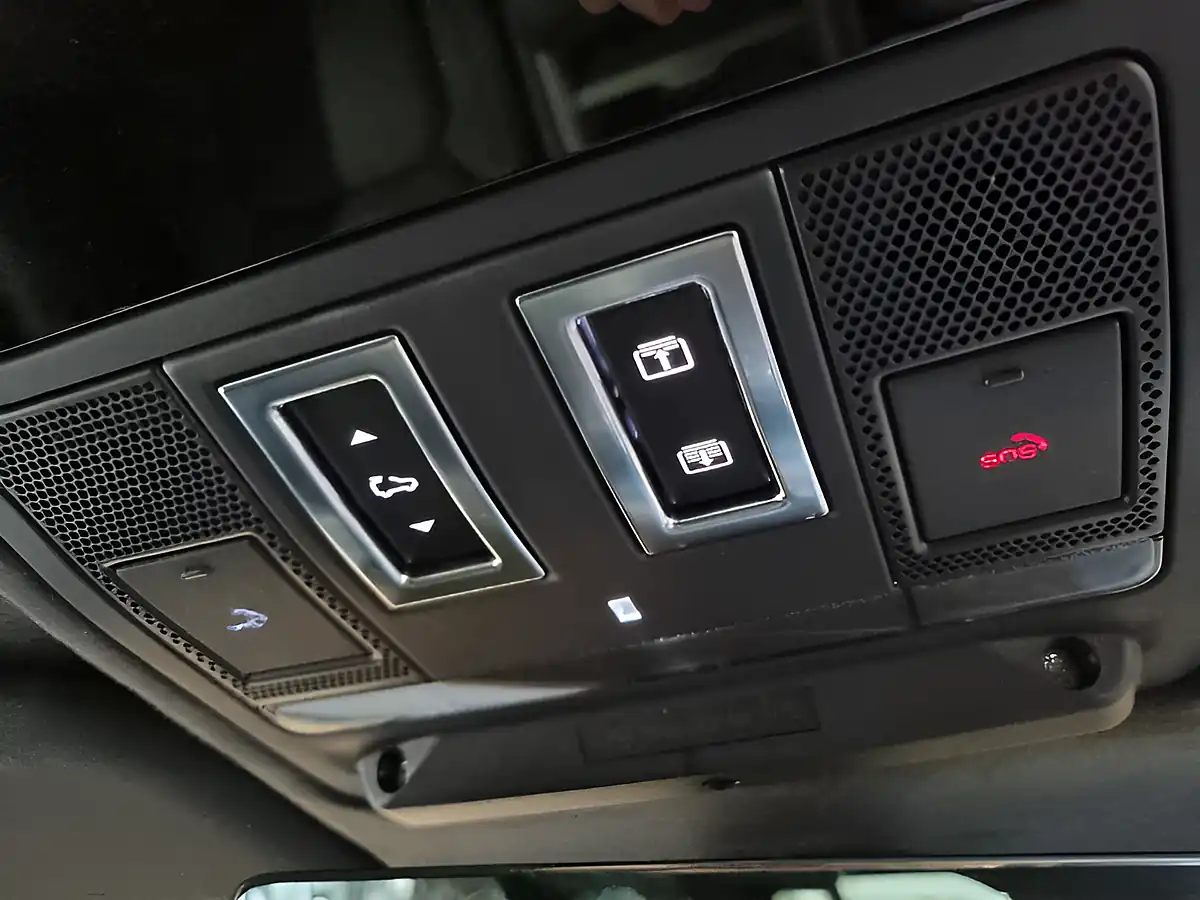 Used 2024 Land Rover Defender Lwb Black - Interior and Exterior details 18