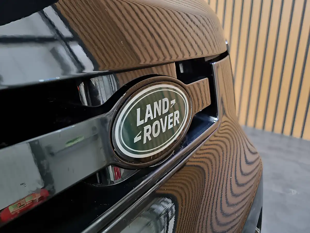Used 2024 Land Rover Defender Lwb Black - Interior and Exterior details 4
