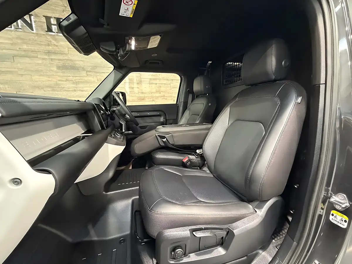 Used 2024 Land Rover Defender S Hard Top 90 Carpathian Grey - Interior and Exterior details 12