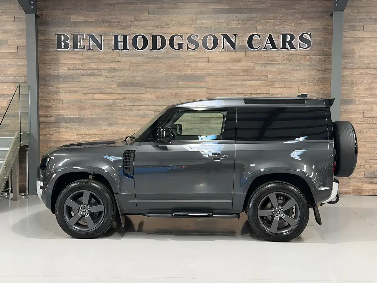 Used 2024 Land Rover Defender S Hard Top 90 Carpathian Grey - Interior and Exterior details 6