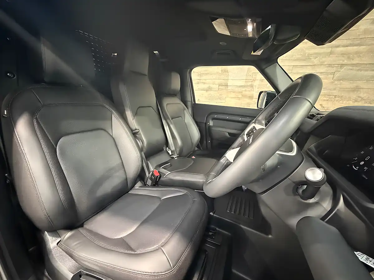 Used 2024 Land Rover Defender S Hard Top 90 Carpathian Grey - Interior and Exterior details 8