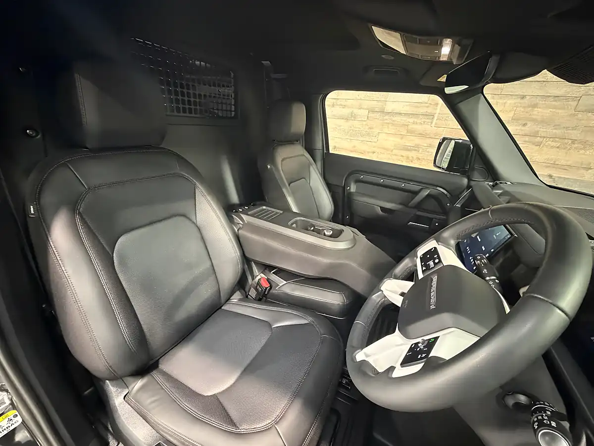 Used 2024 Land Rover Defender S Hard Top 90 Carpathian Grey - Interior and Exterior details 9