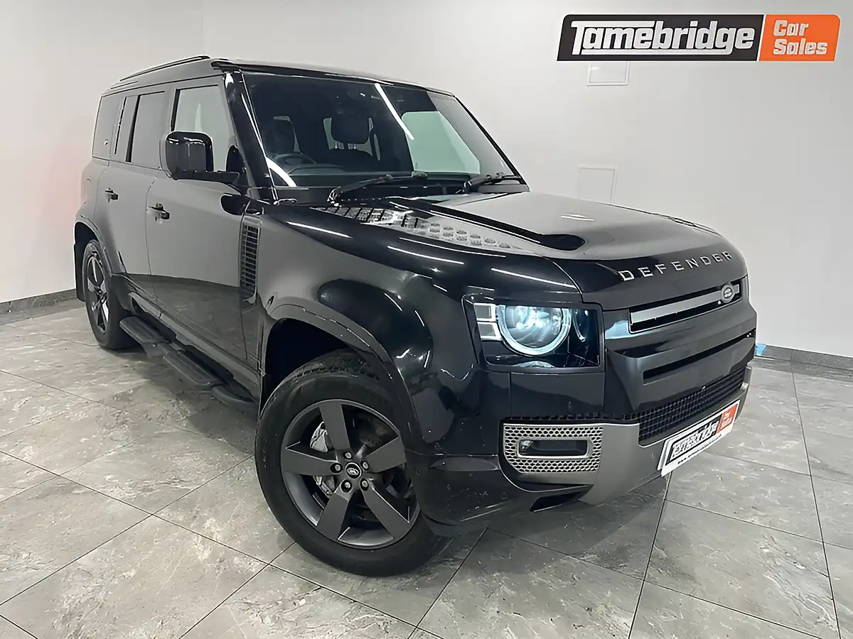 Used 2024 Land Rover Defender X-Dynamic Hse Black - Front View