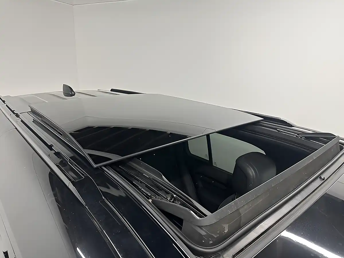 Used 2024 Land Rover Defender X-Dynamic Hse Black - Interior and Exterior details 11