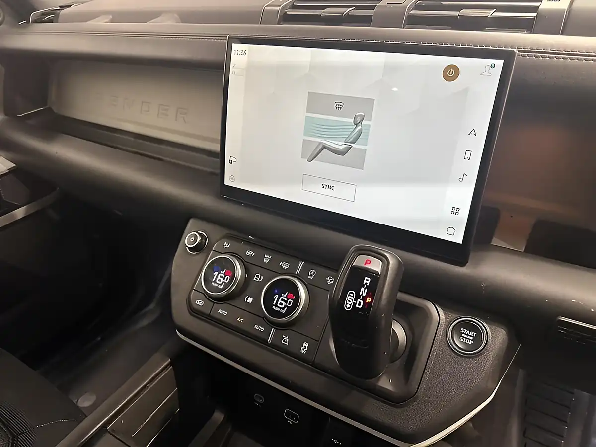 Used 2024 Land Rover Defender X-Dynamic Hse Black - Interior and Exterior details 14