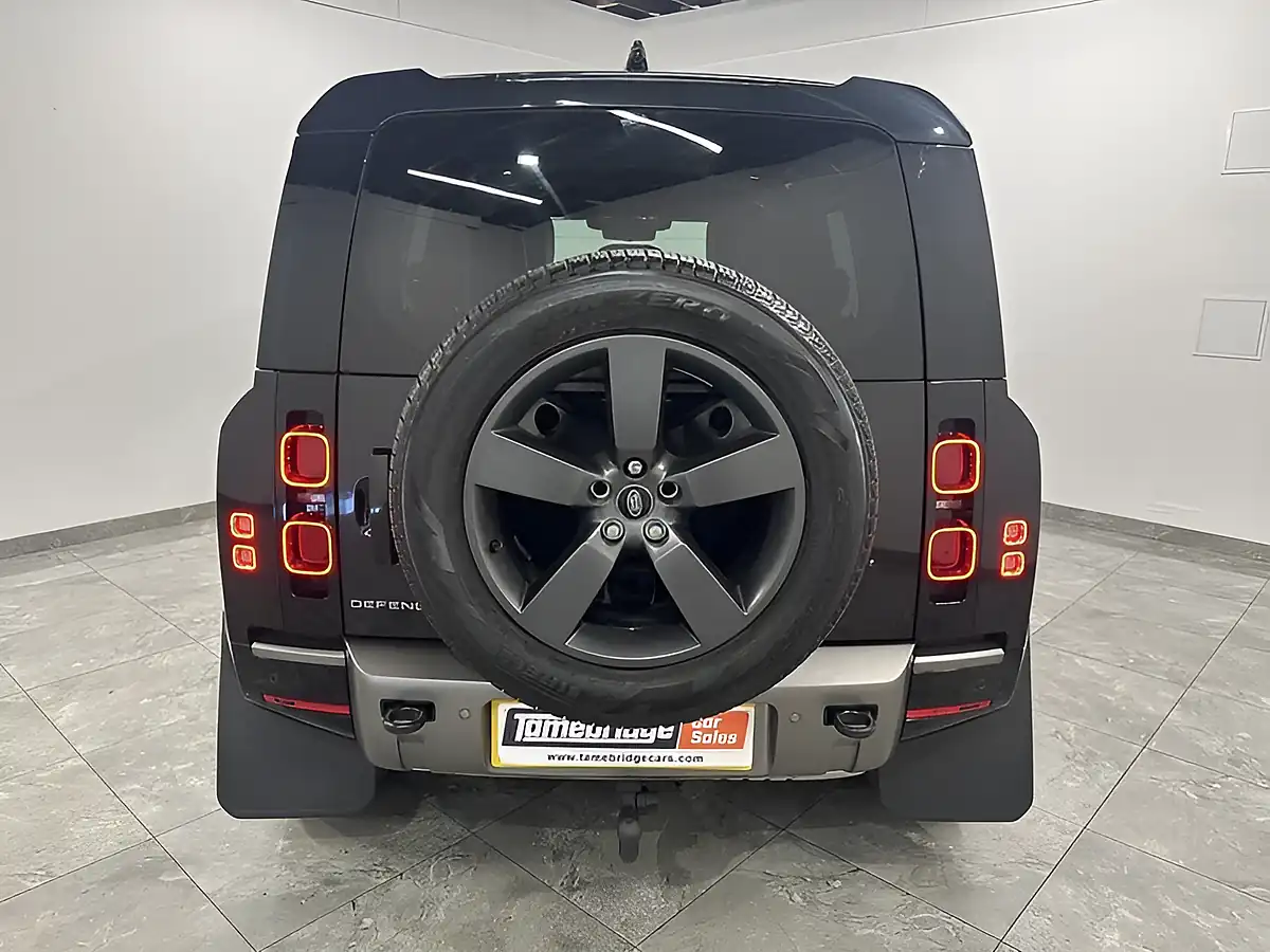Used 2024 Land Rover Defender X-Dynamic Hse Black - Interior and Exterior details 5