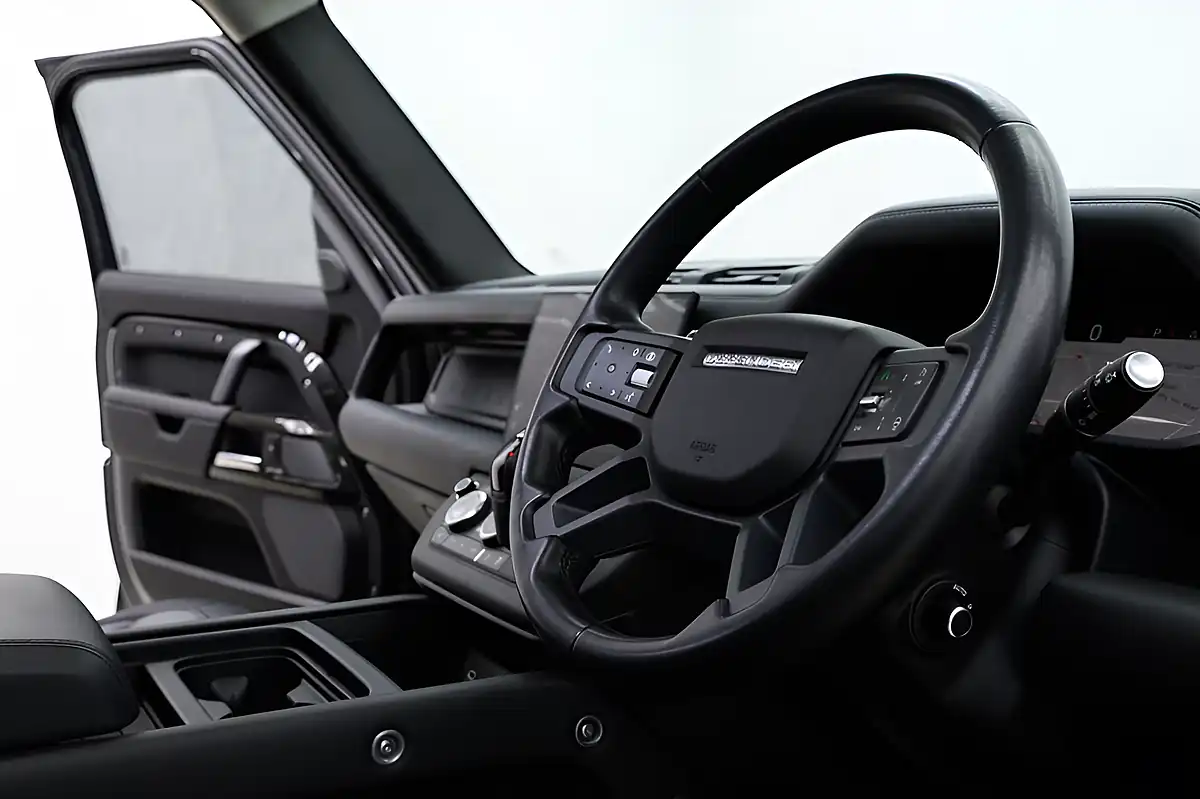 Used 2024 Land Rover Defender X-Dynamic Hse Black - Interior and Exterior details 13