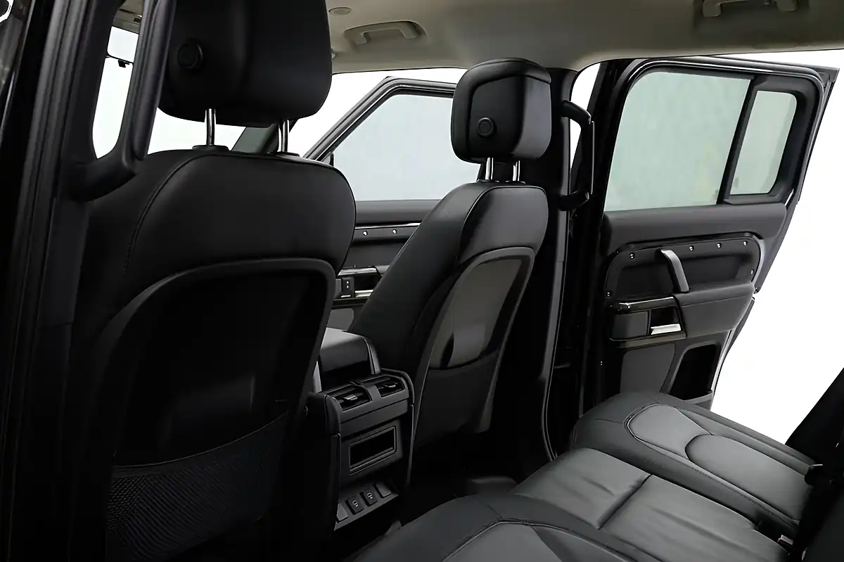 Used 2024 Land Rover Defender X-Dynamic Hse Black - Interior and Exterior details 15