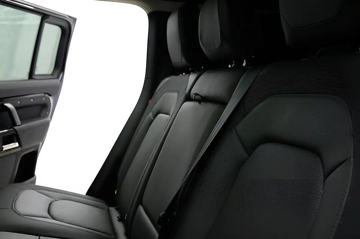 Used 2024 Land Rover Defender X-Dynamic Hse Black - Interior and Exterior details 16