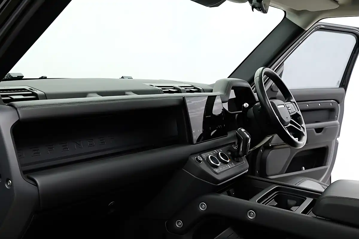 Used 2024 Land Rover Defender X-Dynamic Hse Black - Interior and Exterior details 17