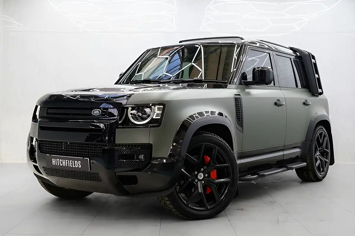 Used 2024 Land Rover Defender X-Dynamic Hse Black - Interior and Exterior details 4