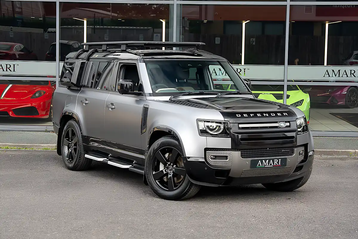 Used 2024 Land Rover Defender X-Dynamic Hse Grey - Front View