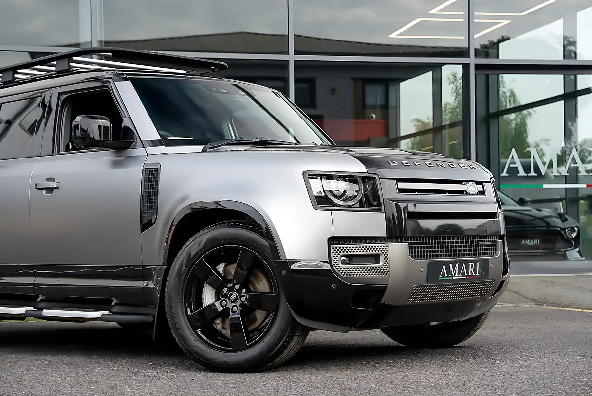 Used 2024 Land Rover Defender X-Dynamic Hse Grey - Interior and Exterior details 11