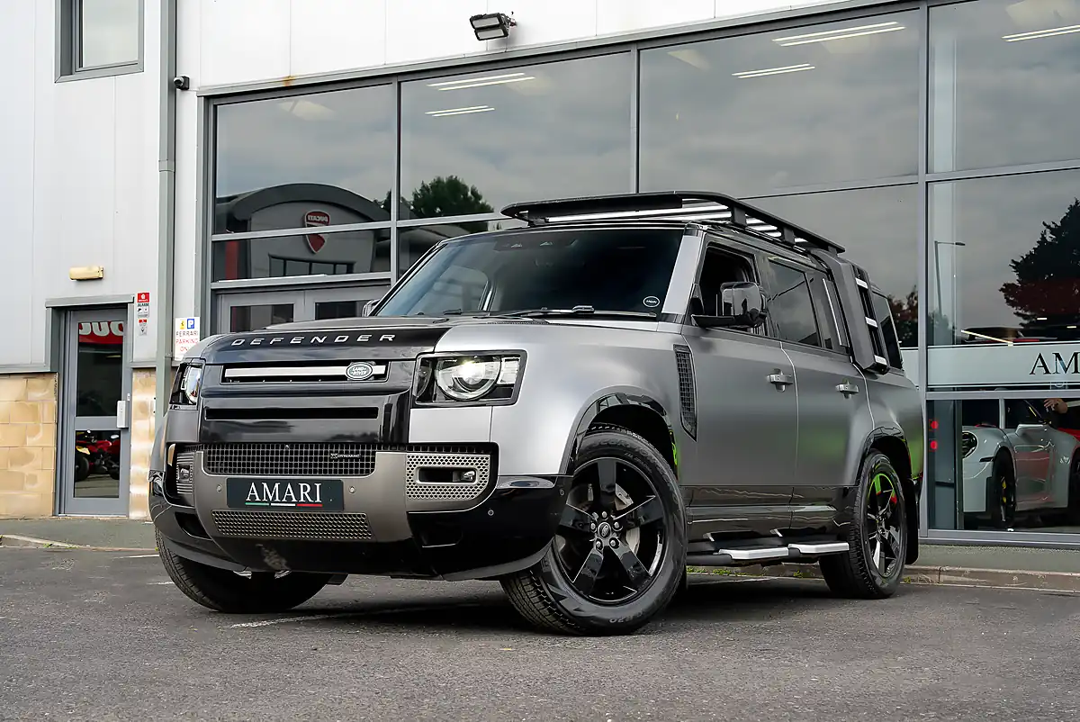 Used 2024 Land Rover Defender X-Dynamic Hse Grey - Interior and Exterior details 12