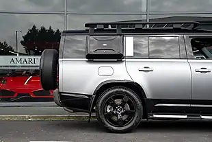 Used 2024 Land Rover Defender X-Dynamic Hse Grey - Interior and Exterior details 13