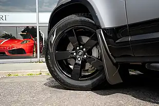 Used 2024 Land Rover Defender X-Dynamic Hse Grey - Interior and Exterior details 18