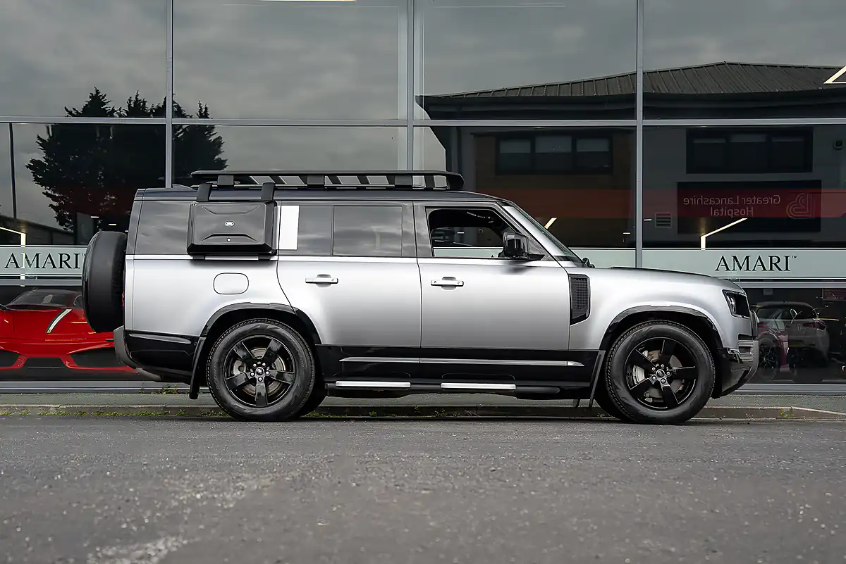 Used 2024 Land Rover Defender X-Dynamic Hse Grey - Interior and Exterior details 2