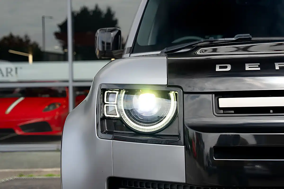 Used 2024 Land Rover Defender X-Dynamic Hse Grey - Interior and Exterior details 6
