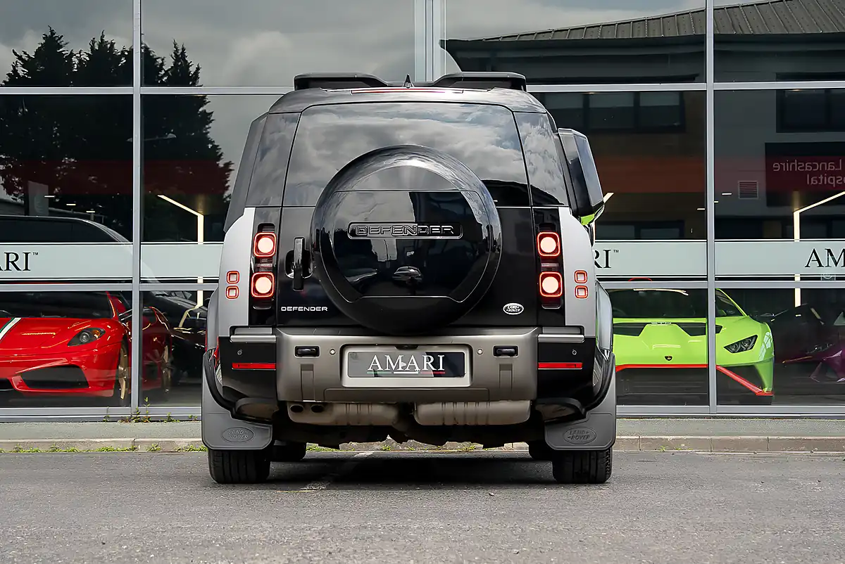 Used 2024 Land Rover Defender X-Dynamic Hse Grey - Interior and Exterior details 7