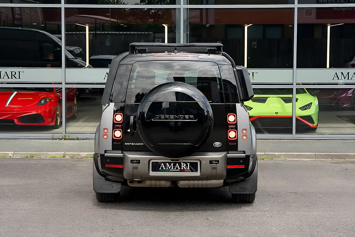 Used 2024 Land Rover Defender X-Dynamic Hse Grey - Interior and Exterior details 8