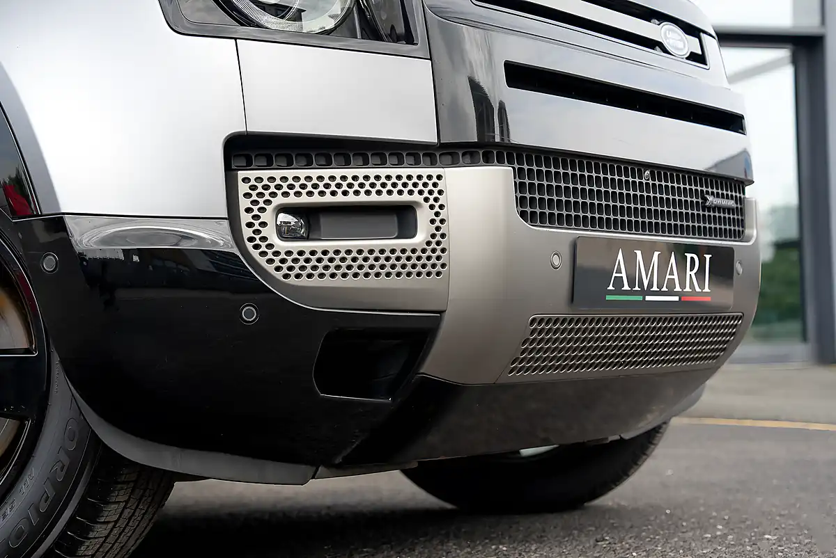 Used 2024 Land Rover Defender X-Dynamic Hse Grey - Interior and Exterior details 15