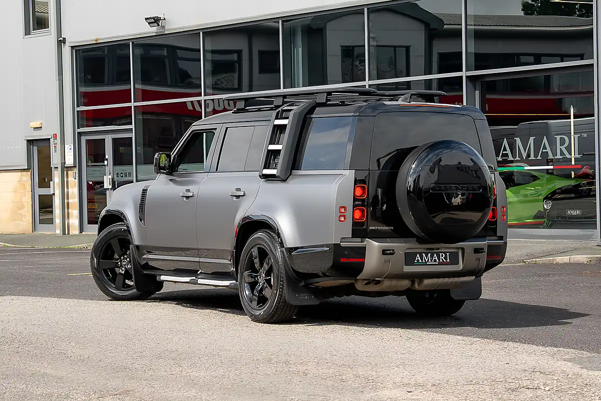 Used 2024 Land Rover Defender X-Dynamic Hse Grey - Interior and Exterior details 19