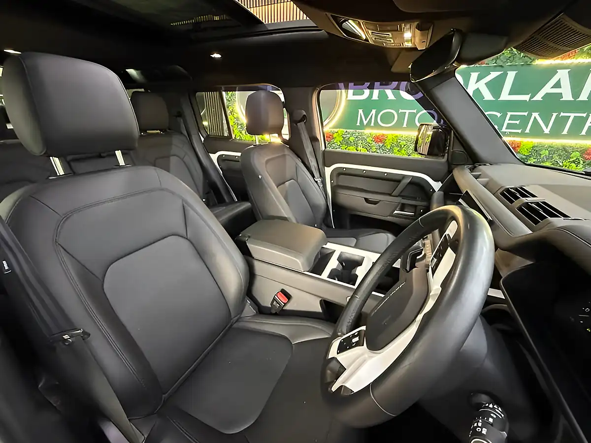 Used 2024 Land Rover Defender X-Dynamic Se 110 5dr Auto White - Interior and Exterior details 10