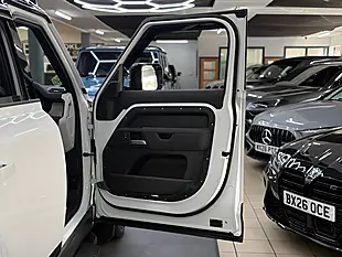 Used 2024 Land Rover Defender X-Dynamic Se 110 5dr Auto White - Interior and Exterior details 12