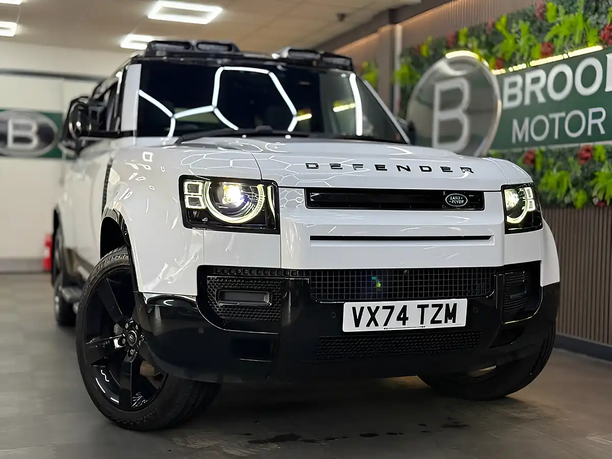 Used 2024 Land Rover Defender X-Dynamic Se 110 5dr Auto White - Interior and Exterior details 3