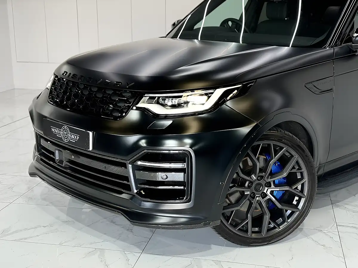 Used 2024 Land Rover Discovery Dynamic Hse Black - Interior and Exterior details 12