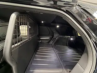 Used 2024 Land Rover Discovery Dynamic Hse Black - Interior and Exterior details 11