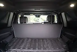 Used 2024 Land Rover Discovery Dynamic Hse Black - Interior and Exterior details 16