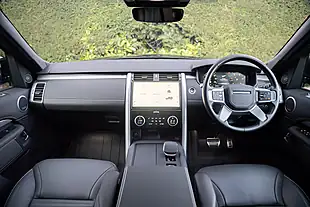 Used 2024 Land Rover Discovery Dynamic Hse Black - Interior and Exterior details 4