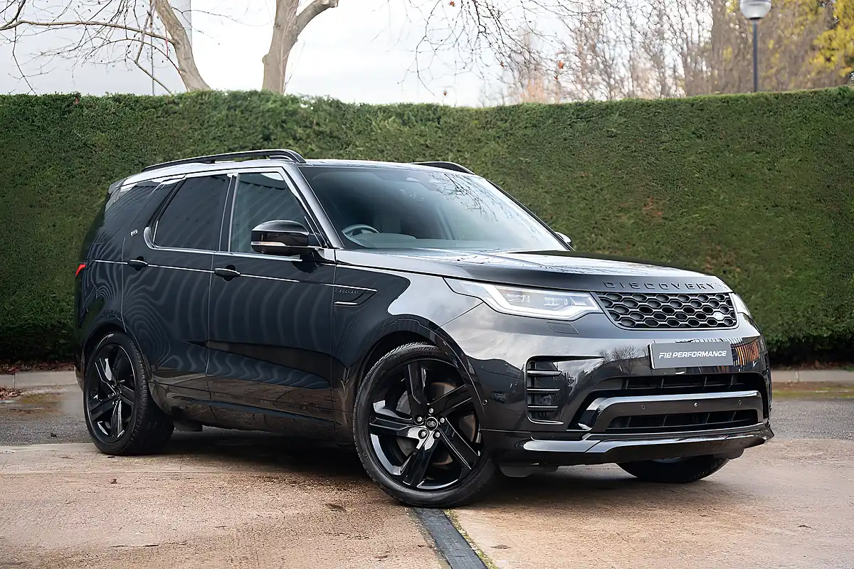 Used 2024 Land Rover Discovery Dynamic Hse Black - Interior and Exterior details 5