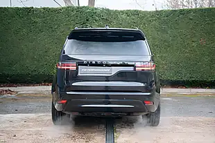 Used 2024 Land Rover Discovery Dynamic Hse Black - Interior and Exterior details 8