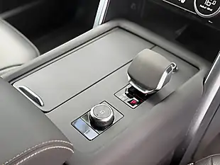 Used 2024 Land Rover Discovery Dynamic Hse Black - Interior and Exterior details 17