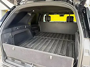 Used 2024 Land Rover Discovery Dynamic Hse Black - Interior and Exterior details 20