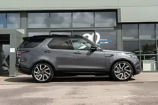 Used 2024 Land Rover Discovery R-Dynamic Hse Varesine Blue - Interior and Exterior details 19