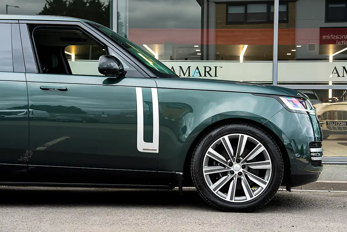 Used 2024 Land Rover Range Rover Autobiography Belgravia Green - Interior and Exterior details 17