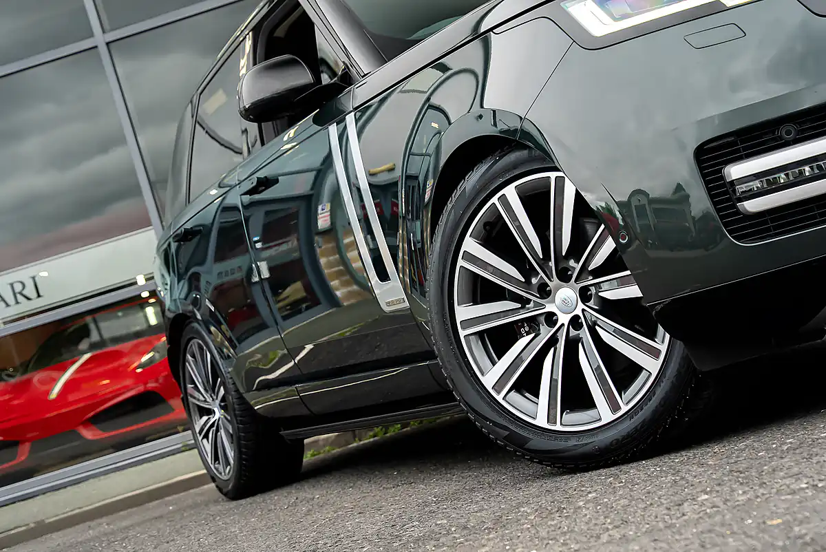 Used 2024 Land Rover Range Rover Autobiography Belgravia Green - Interior and Exterior details 18