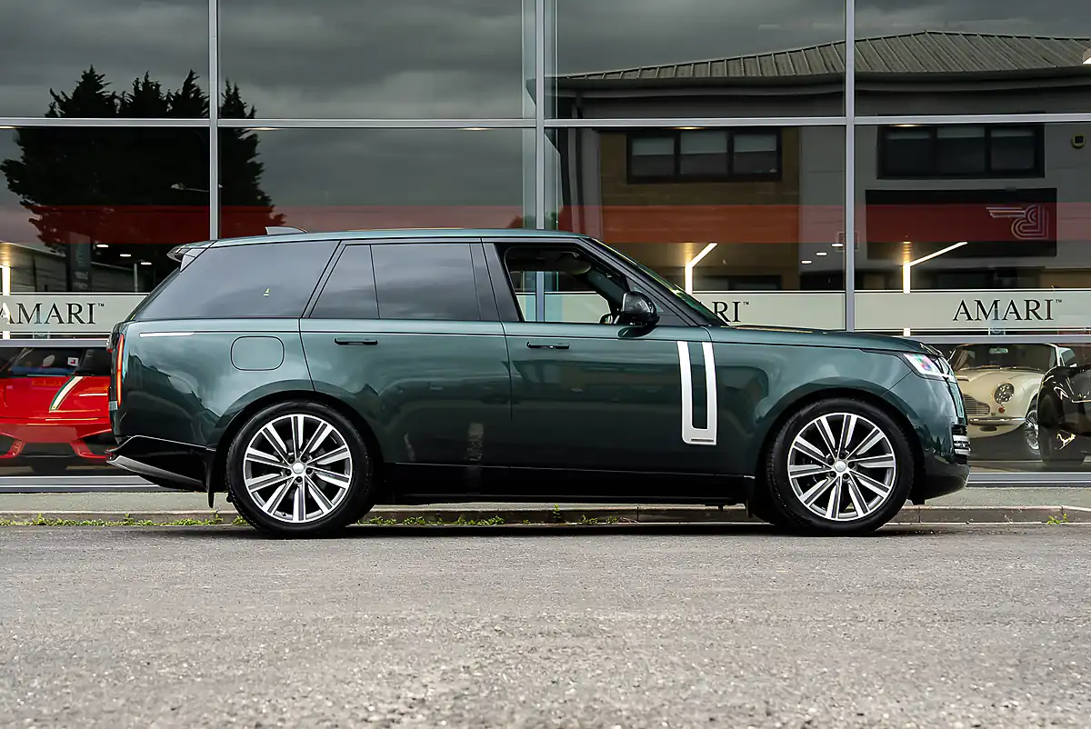 Used 2024 Land Rover Range Rover Autobiography Belgravia Green - Interior and Exterior details 2