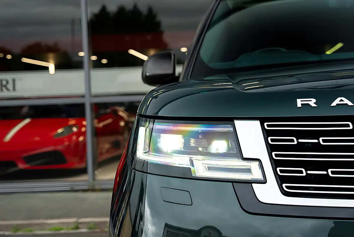 Used 2024 Land Rover Range Rover Autobiography Belgravia Green - Interior and Exterior details 6