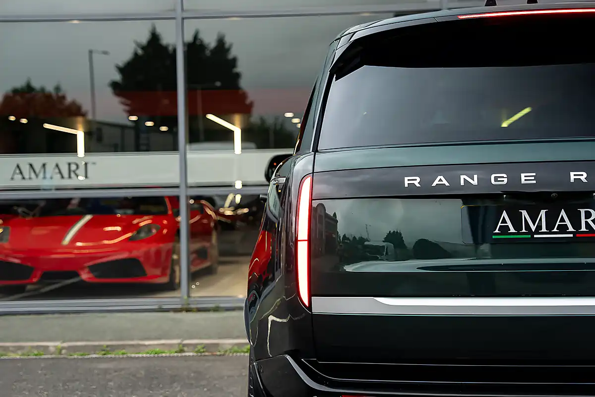 Used 2024 Land Rover Range Rover Autobiography Belgravia Green - Interior and Exterior details 9
