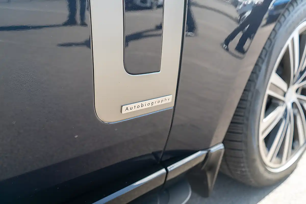 Used 2024 Land Rover Range Rover Autobiography Constellation Blue - Interior and Exterior details 11