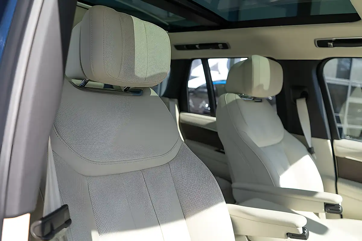 Used 2024 Land Rover Range Rover Autobiography Constellation Blue - Interior and Exterior details 4