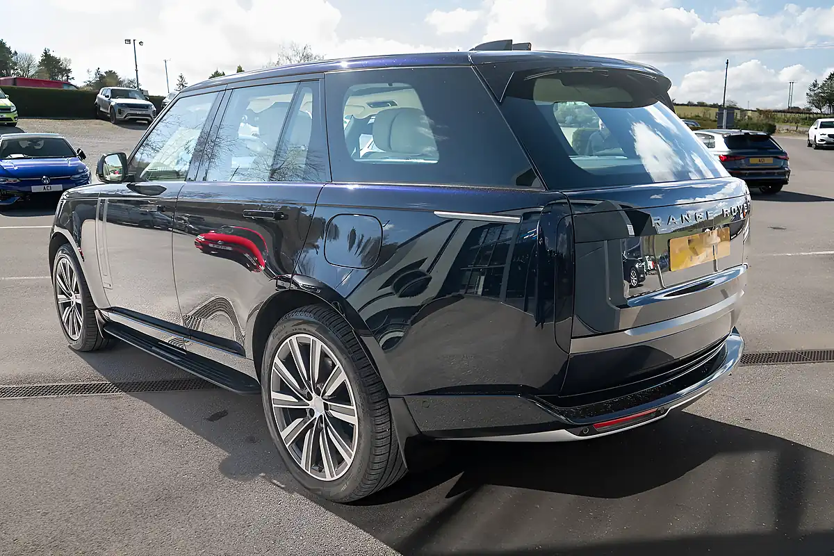 Used 2024 Land Rover Range Rover Autobiography Constellation Blue - Interior and Exterior details 8