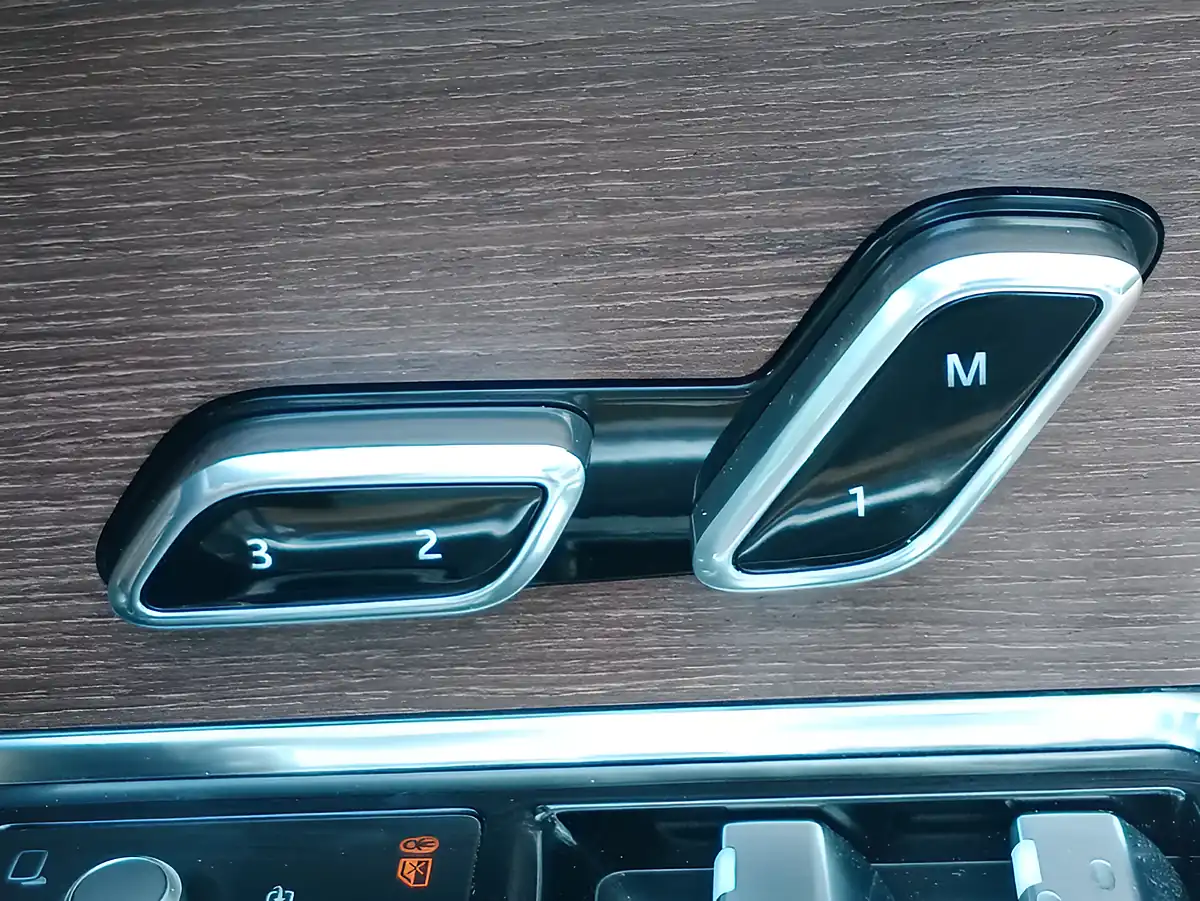 Used 2024 Land Rover Range Rover Autobiography Green - Interior and Exterior details 13