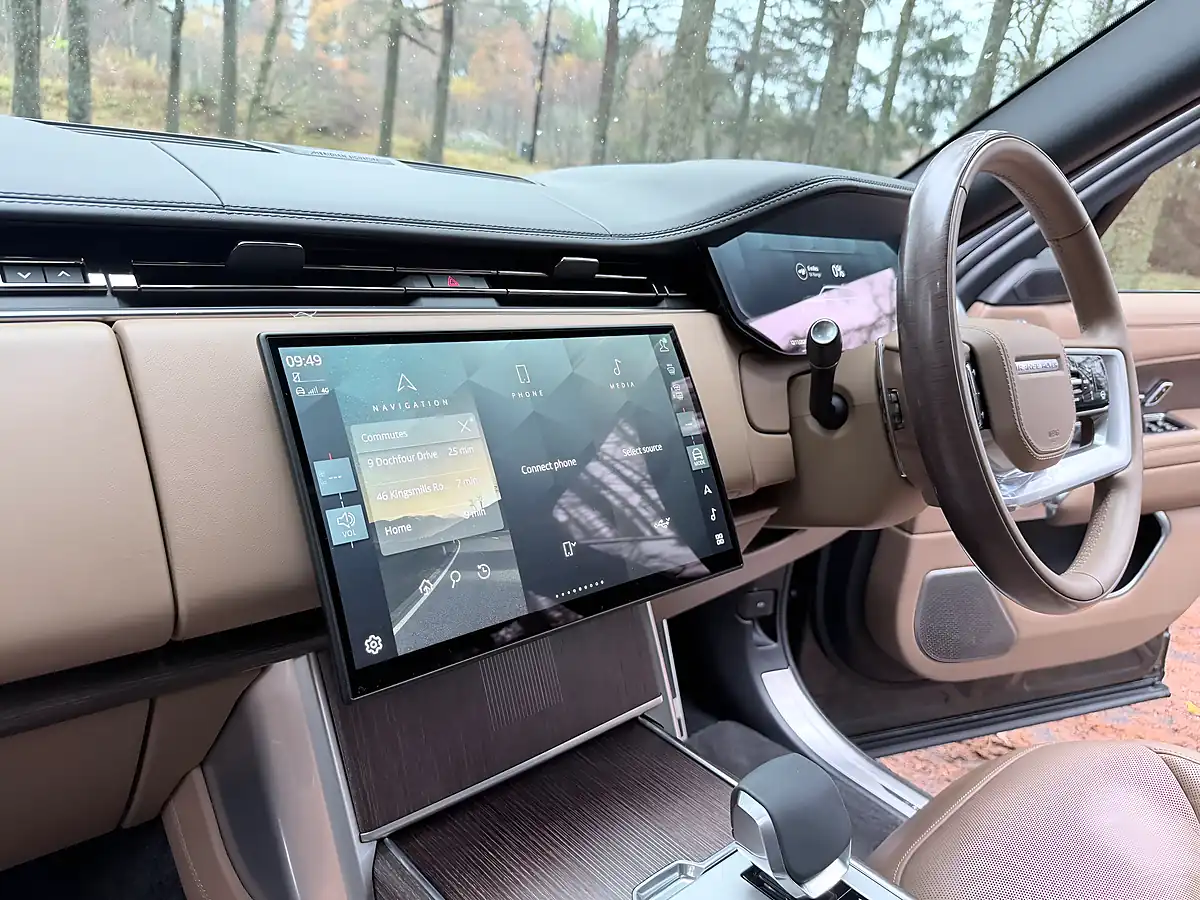 Used 2024 Land Rover Range Rover Autobiography Green - Interior and Exterior details 14