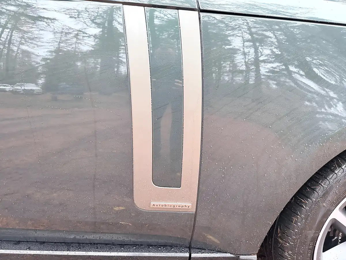 Used 2024 Land Rover Range Rover Autobiography Green - Interior and Exterior details 5